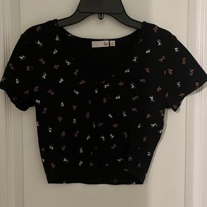 SO women’s floral black short-sleeved crop top